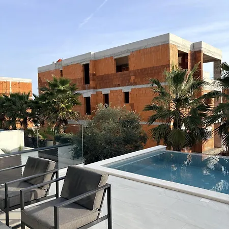 Luxury Dali With Sauna, Whirlpool And Heated Pool In Only 1,7 Km From The Willa