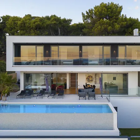 빌라 Luxury Dali With Sauna, Whirlpool And Heated Pool In Only 1,7 Km From The 메덜린