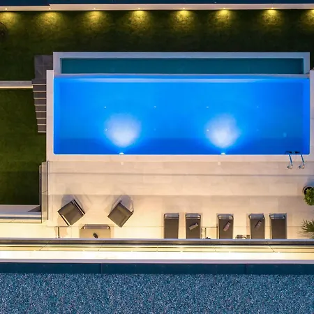 Luxury Dali With Sauna, Whirlpool And Sea View In Only 1,7 Km From The Villa